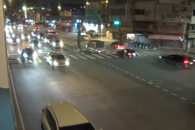 274-環河北路與民族西路口燈桿上