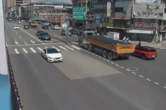 274-環河北路與民族西路口燈桿上