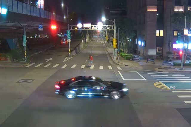 299-民生東路限高器