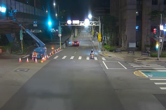 299-民生東路限高器