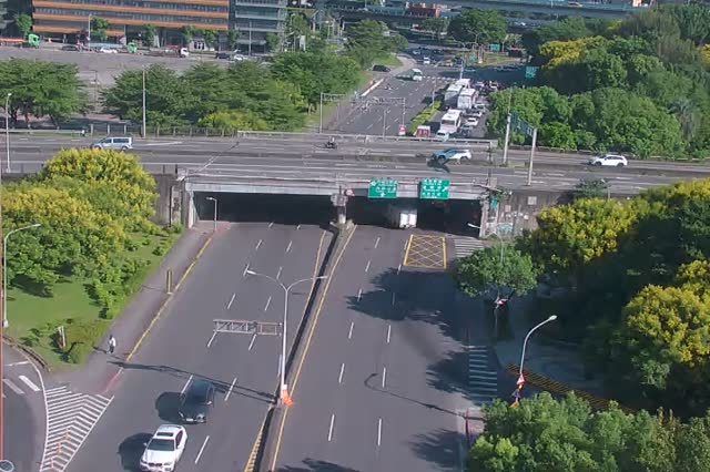 350-成功-內湖交流道路口