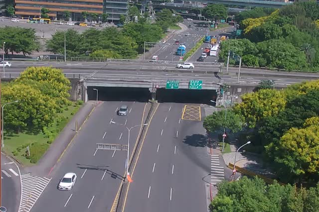 350-成功-內湖交流道路口