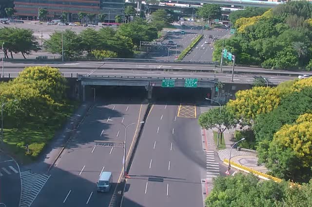 350-成功-內湖交流道路口