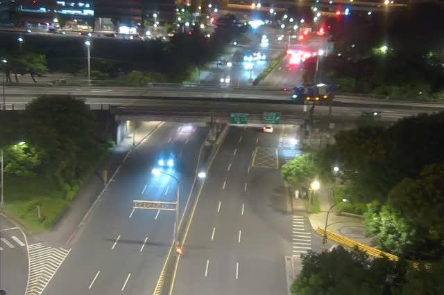 350-成功-內湖交流道路口