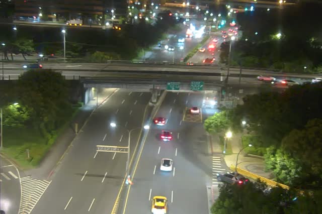 350-成功-內湖交流道路口