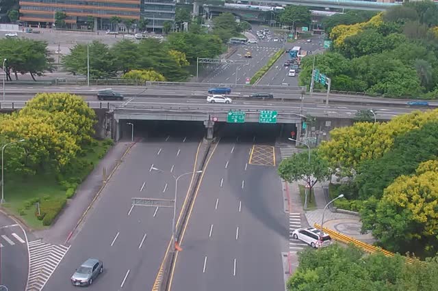 350-成功-內湖交流道路口
