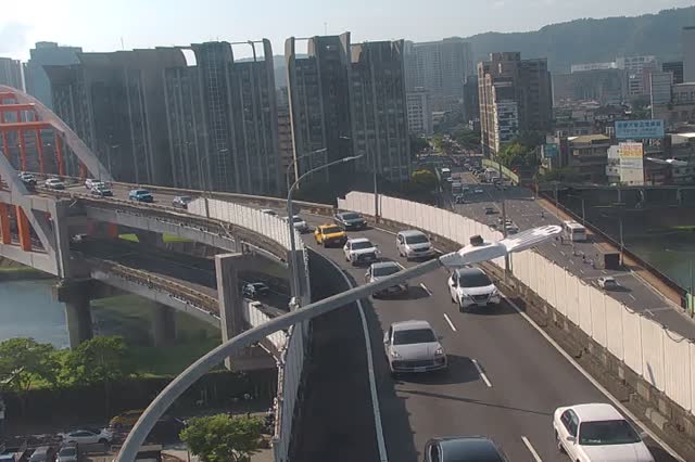 350-成功-內湖交流道路口