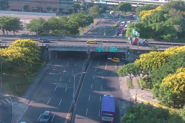 350-成功-內湖交流道路口