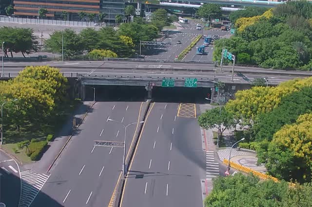 350-成功-內湖交流道路口