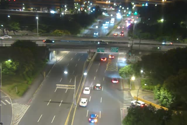 350-成功-內湖交流道路口