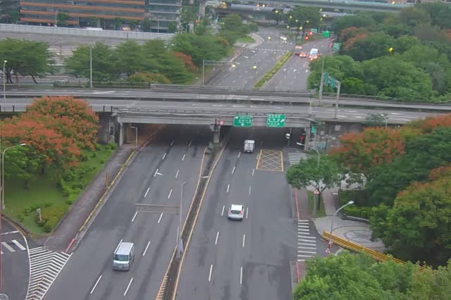 350-成功-內湖交流道路口