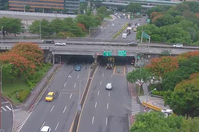 350-成功-內湖交流道路口