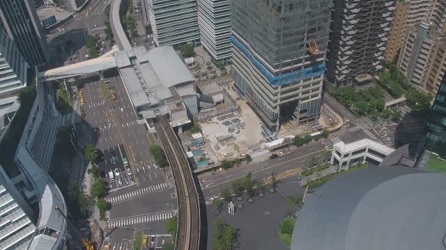 422-經貿二路131號(LaLaport商場)