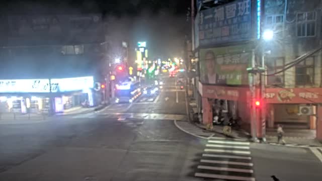 萬壽路山鶯路口(龜山工業區 牌樓前號誌桿)
