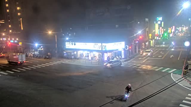 萬壽路與山鶯路(18米桿)