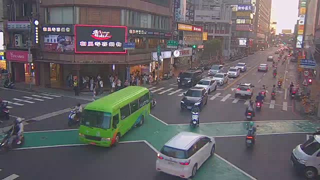 中正路復興路口(新物語書坊前號誌桿)
