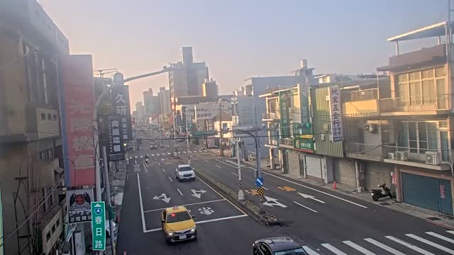 莊敬路春日路口(T字路口,加油站斜對面號誌桿)
