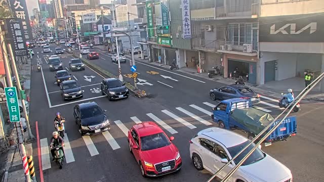 莊敬路春日路口(T字路口,加油站斜對面號誌桿)