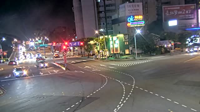 三民路長壽路口(大九傢俱前號誌桿)