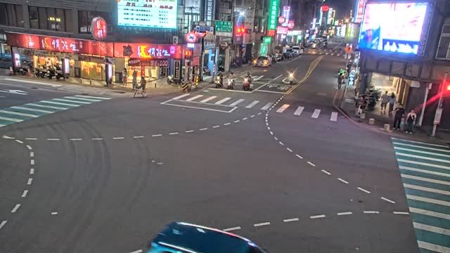 三民路與中正路口(京華鑽石前號誌桿)