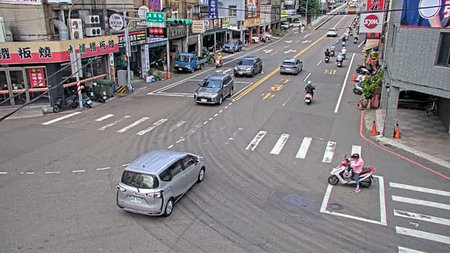 三民路建國路口(台灣大哥大前號誌桿)