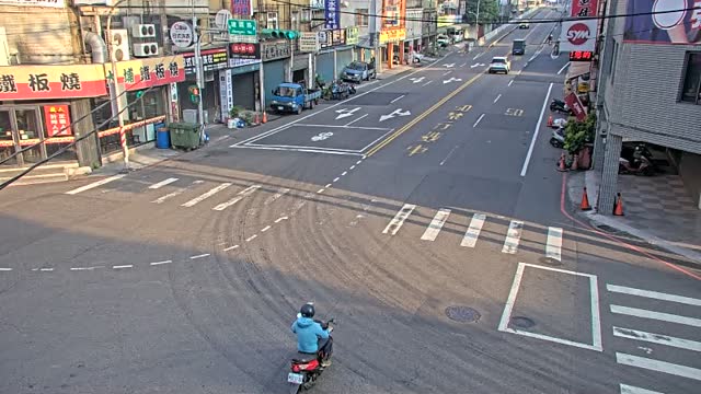 三民路建國路口(台灣大哥大前號誌桿)