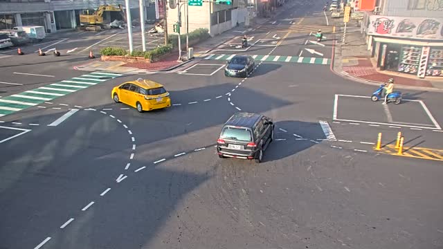 經國路南平路口(85度C及7-11便利店對面號誌桿)