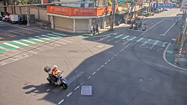 桃鶯路建國路口(7-11前號誌桿)