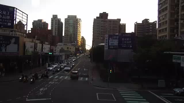 莊敬路中正路口(全家便利店旁號誌桿)