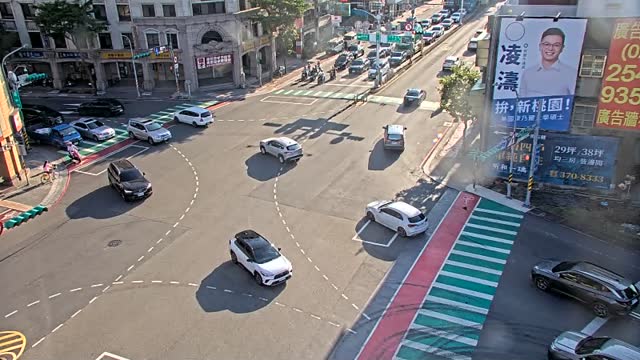 大興西路三段與文中路旁路側(昇降桿)