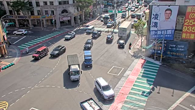 大興西路三段與文中路旁路側(昇降桿)