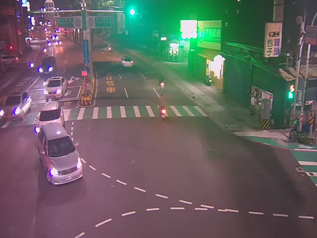三民路中山東路口(一銀汽車當舖前號誌桿)