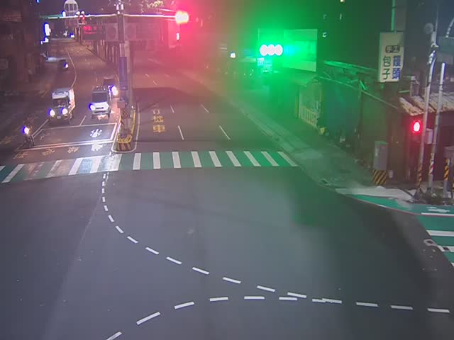 三民路中山東路口(一銀汽車當舖前號誌桿)