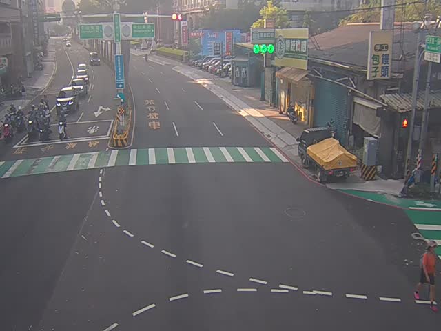 三民路中山東路口(一銀汽車當舖前號誌桿)