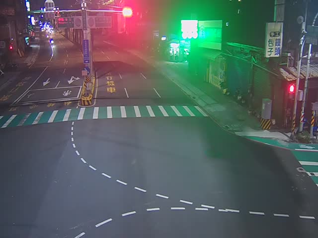 三民路中山東路口(一銀汽車當舖前號誌桿)