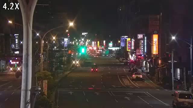 三民路萬壽路口(路橋旁號誌桿)