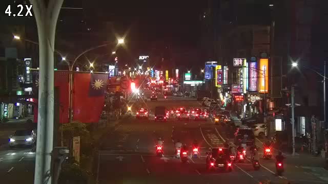 三民路萬壽路口(路橋旁號誌桿)