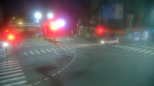 中華路興仁路口(久丹努眼鏡行前號誌桿)