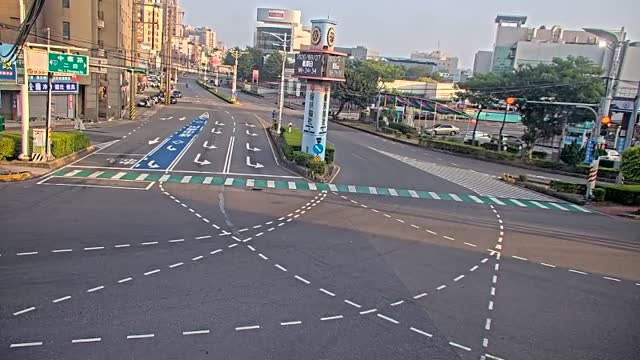 中華路中園路口(YKK與家具行出入口間號誌桿)