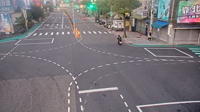 環中東路龍岡路口(三陽工業前號誌桿)