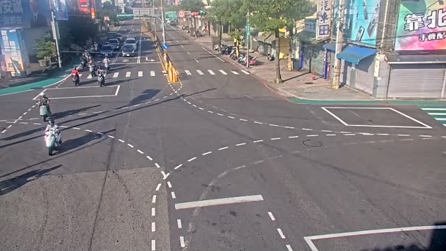 環中東路龍岡路口(三陽工業前號誌桿)