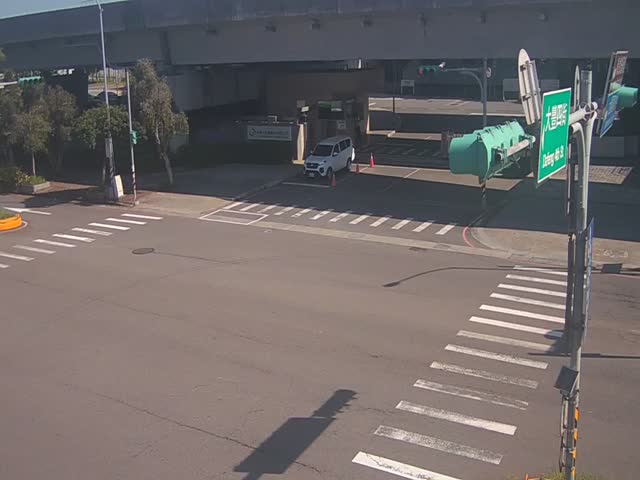 領航北路四段與大豐四街(領航北路慢車道往西北)