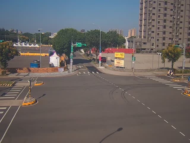 領航北路一段與洽溪路(洽溪路東側車道號誌桿上往西)