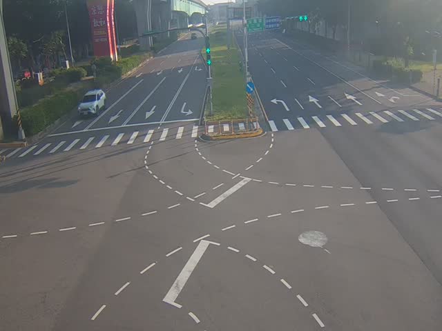 高鐵南路二段與公園路一段(高鐵南路上往北)