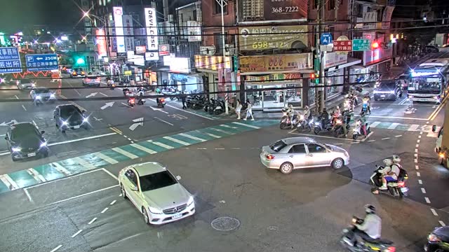 介壽路建國路口(傑昇通信前號誌燈桿)