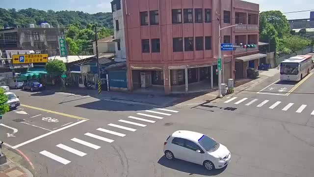 復興路中華路口(中華路廣告企業設對面號誌桿)