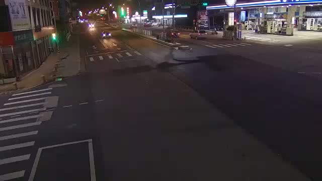 中山北路環東路口(善騰廣告前板分隔島號誌桿)