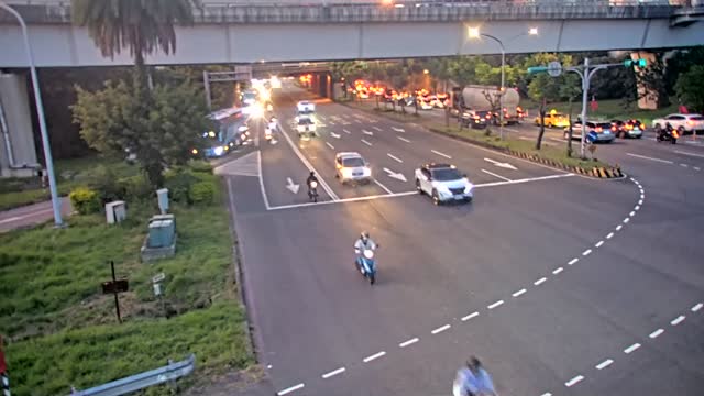 新南路二段與南崁交流道