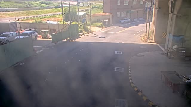 西濱路一段與漁港路口(北端)