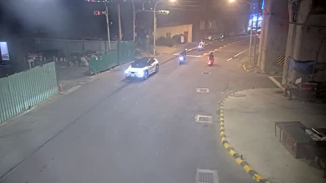 西濱路一段與漁港路口(北端)